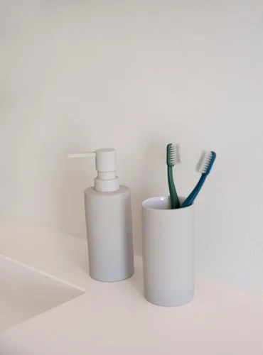 דיספנסר לסבון נוזלי Solo - לבן Zone Denmark