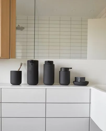 דיספנסר גדול לסבון נוזלי Ume - שחור Zone Denmark