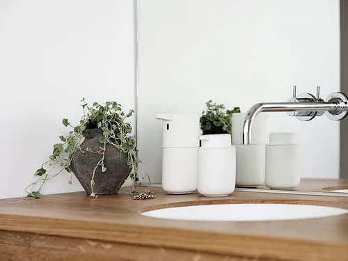 דיספנסר לסבון נוזלי UME - לבן Zone Denmark